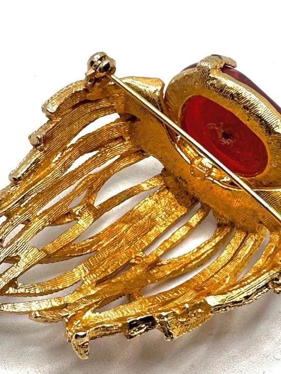 Vintage Hattie Carnegie Unsigned Gold Tone Brooch - Picture 8 of 9